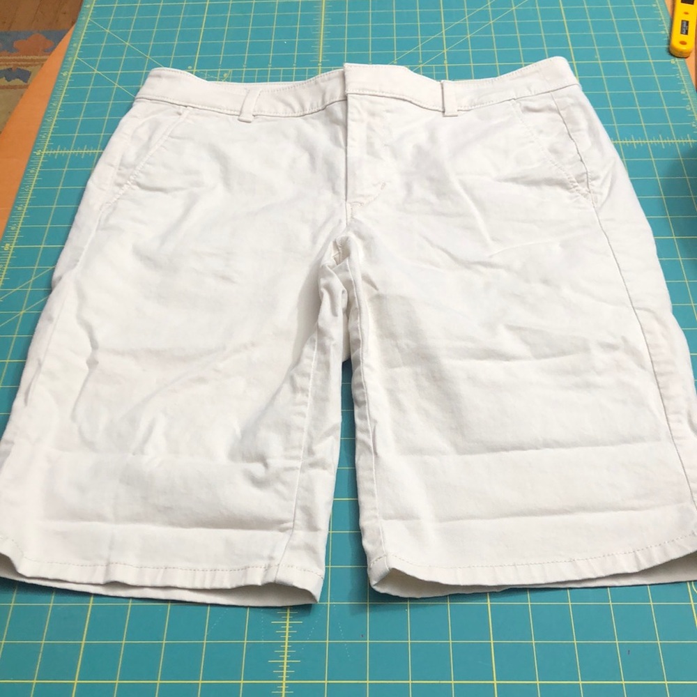 Loft Bermuda Shorts - off white